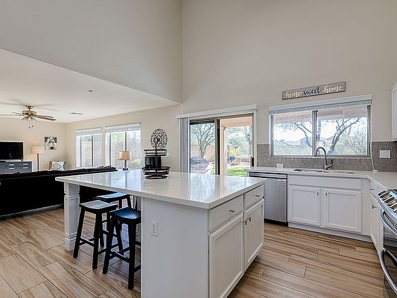 5th image of 10417 E Hillery Dr