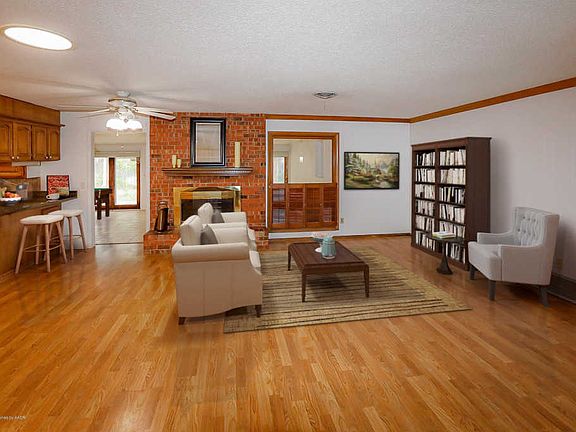 4th image of 4441 Mesa Cir