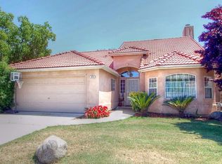 834 Garland Ave, Clovis, CA 93612