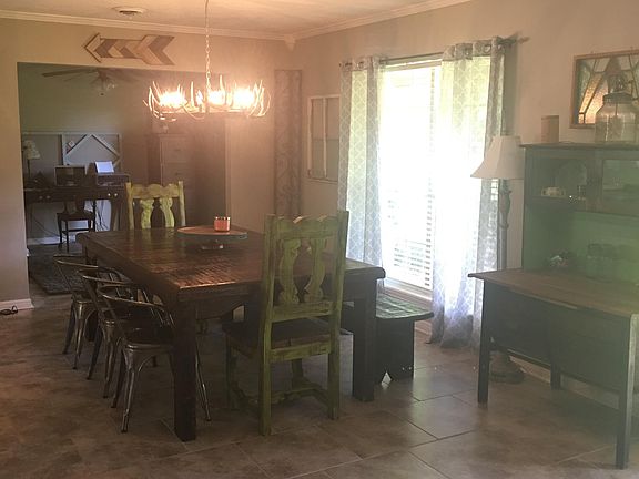 Great room dinning area 