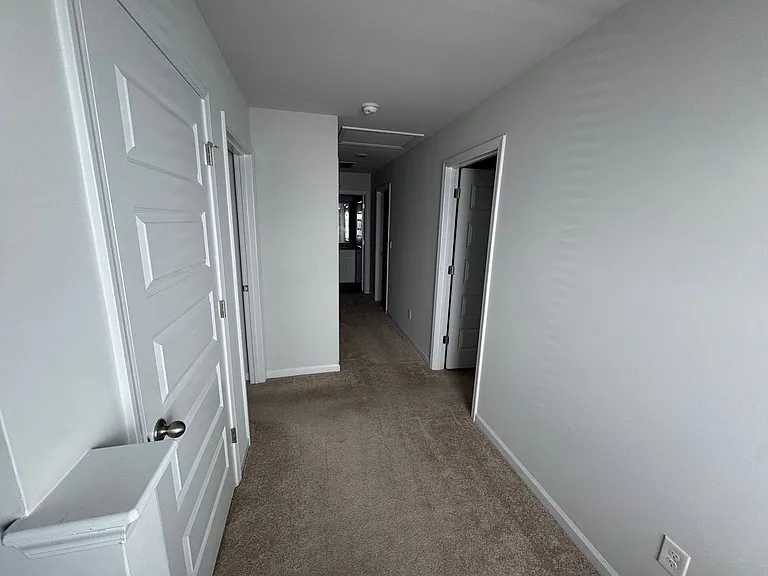 430 Whitby St — Photo 16