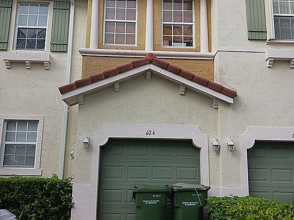 4th image of 624 NE 21st Ave