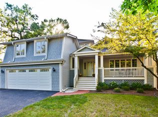 1216 Edgewood Rd, Lake Forest, IL 60045