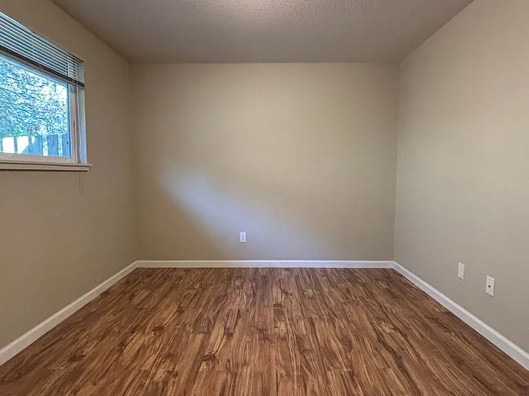 10545 SW Tranquil Way — Photo 13