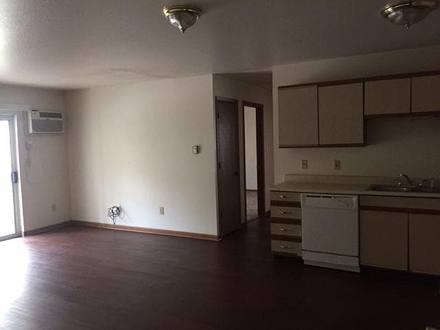 2nd image of 532 Forrest St APT 17
