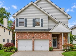 12 Vine St, Chatham Boro, NJ 07928
