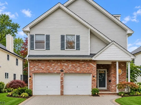 12 Vine St, Chatham Boro, NJ 07928