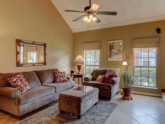 4th image of 205 Long Plantation Blvd APT C