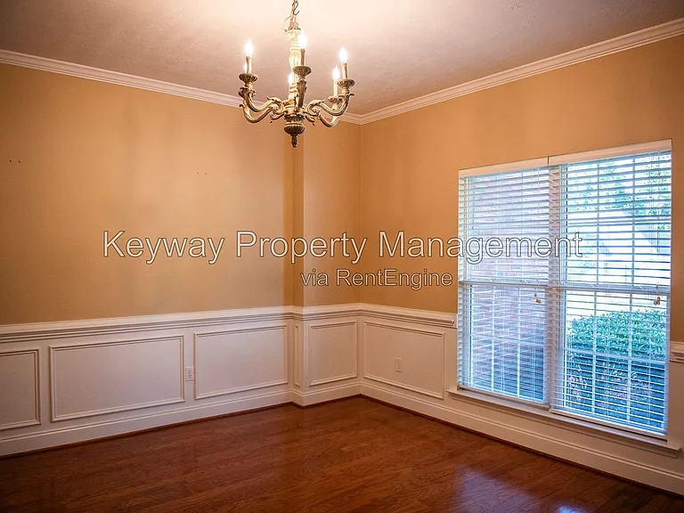 242 Stonington Dr — Photo 2