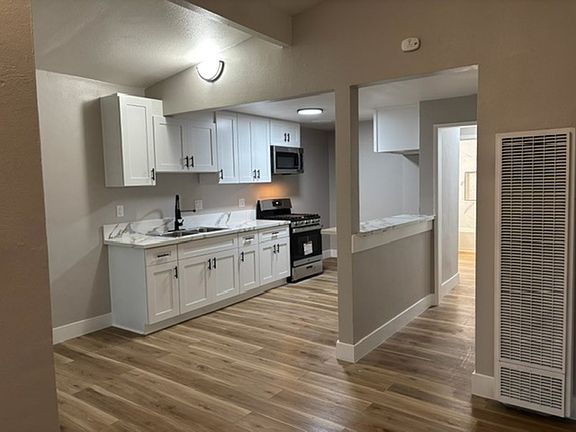2nd image of 331 E Wakefield Ave #W330-2