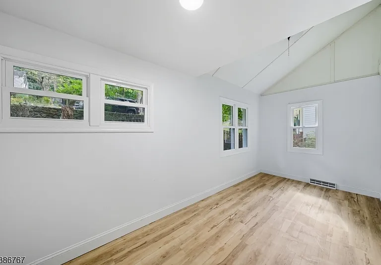 330 Springbrook Trl — Photo 19