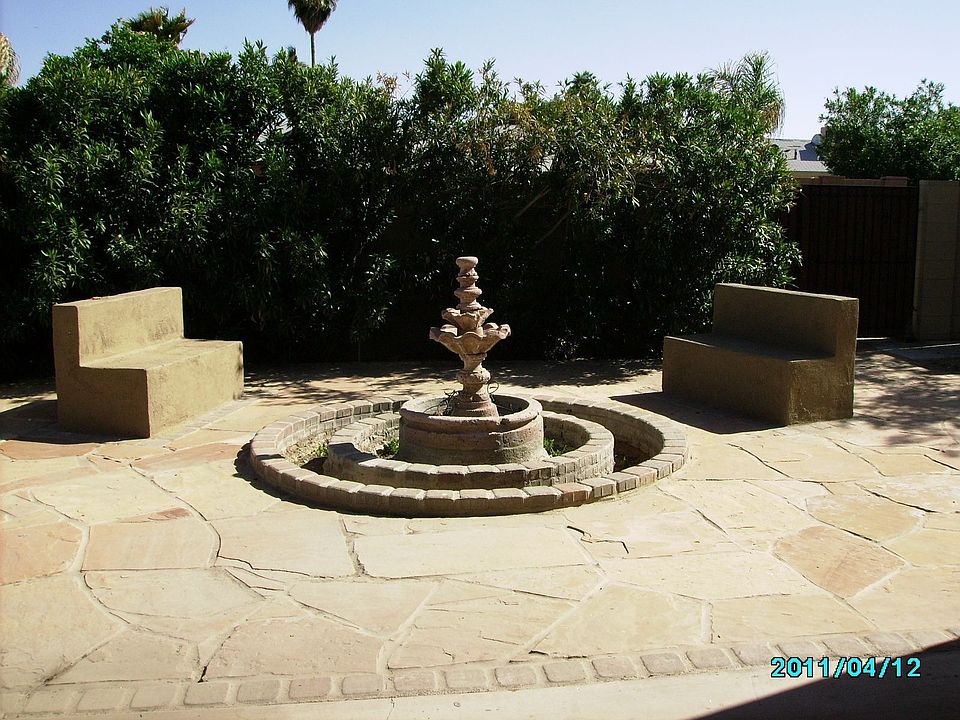 2nd image of 2301 E Greenway Rd