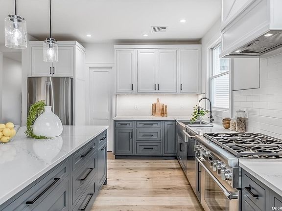 3rd image of 55 Crescent Dr