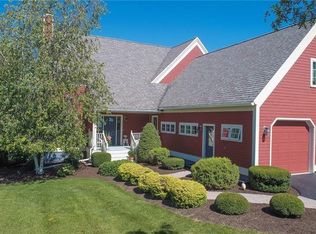 102 Bayview Pl, Sackets Harbor, NY 13685