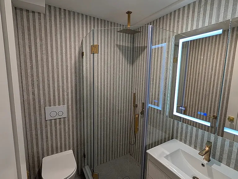 242 Albany Ave #2 — Photo 8