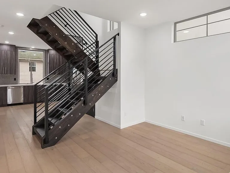 Living room to Kitchen