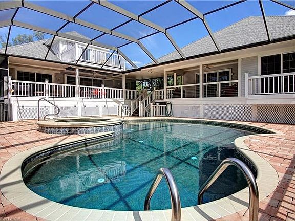 3rd image of 3019 Poinciana Cir
