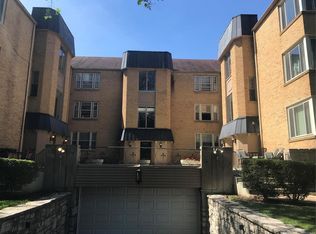 7544 York Dr #B, Saint Louis, MO 63105