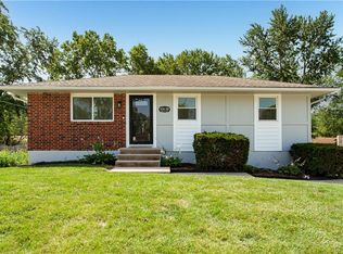 104 SE Kingscross Rd, Blue Springs, MO 64014