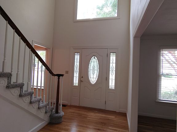2nd image of 1704 Hurlingham Ct