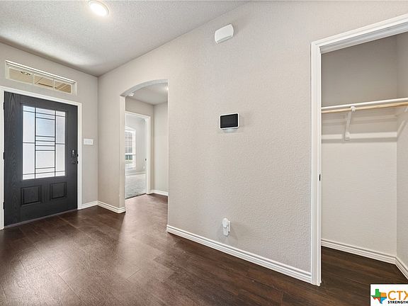 4th image of 805 Hickok Dr