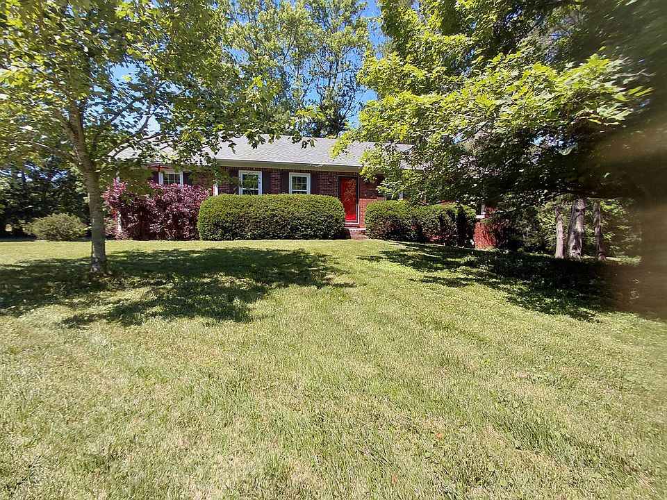 1st image of 529 Silverbrook Dr
