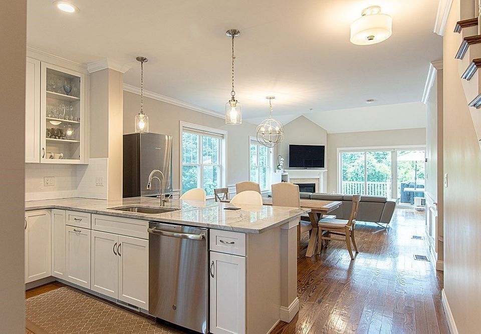 1st image of 64 Evergreen Ave #8