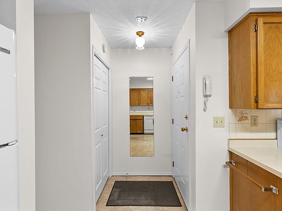 2nd image of 32718 Garibaldi Dr #2