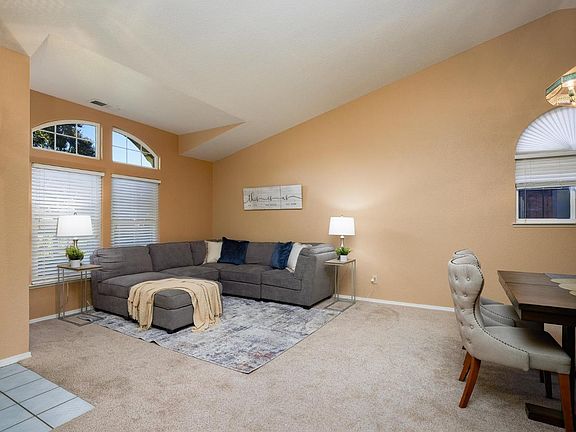 5th image of 3919 Clydesdale Ln