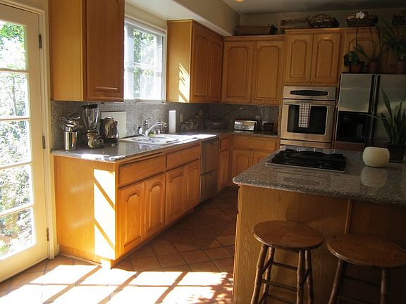5th image of 1809 Courtney Ave