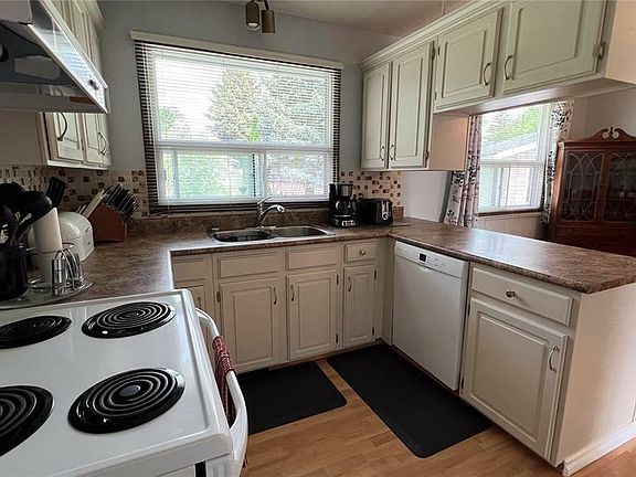 3rd image of 1909 Bowers Dr