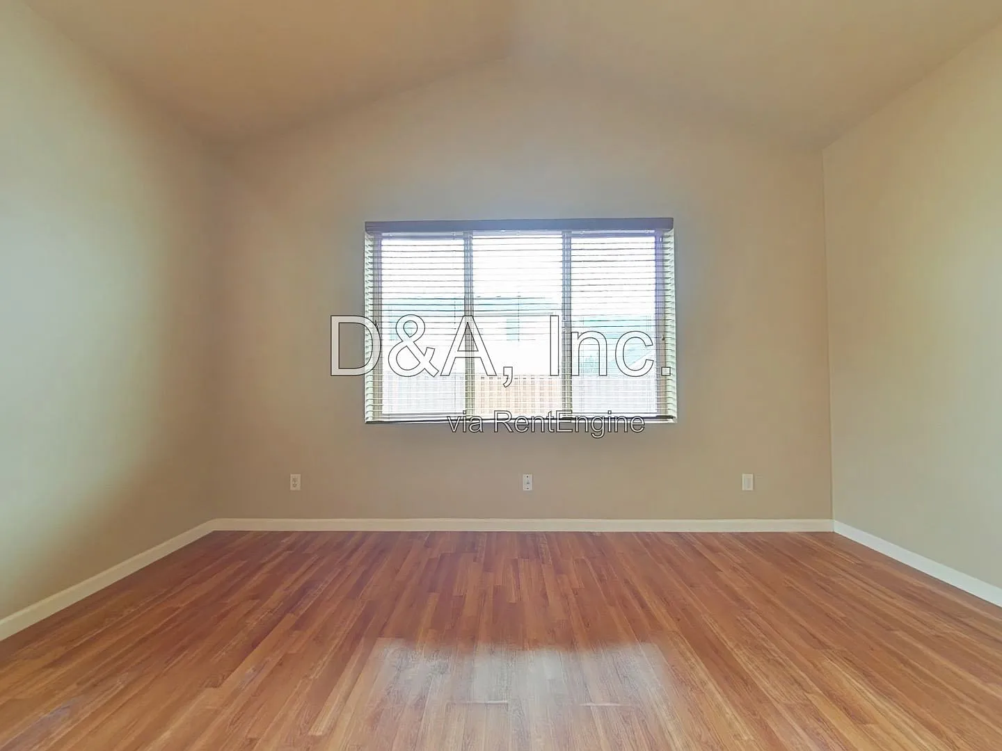 3 bed, 2.5 bath, 1518 sqft, $2,395 — Photo 4