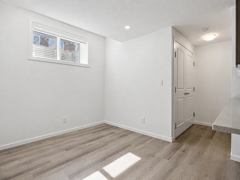 25B Yorkstone Row SW #25B — Photo 8