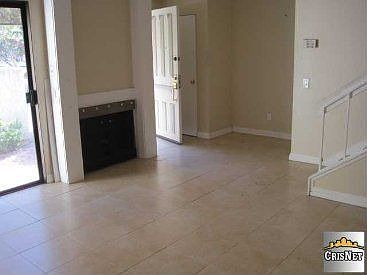 4th image of 22323 Erwin St #1/2