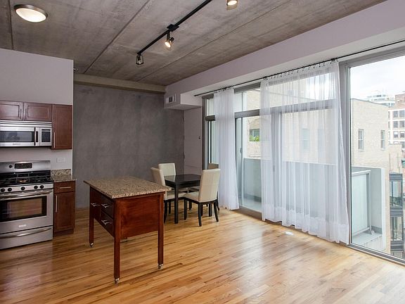 4th image of 630 N Franklin St APT 516