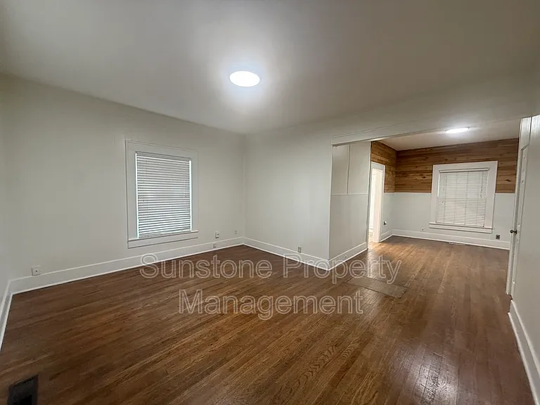 103 W 3rd St — Photo 5