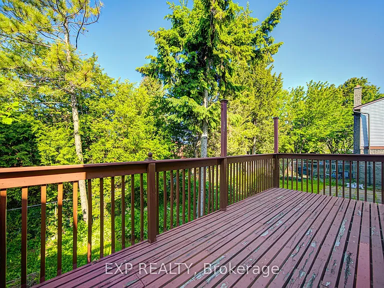 82 Muirlands Dr — Photo 32
