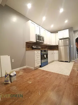 Rented by Evergreen Apartments BK | media 19