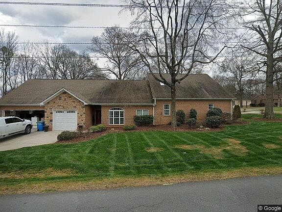 1st image of 322 Patricia Ave