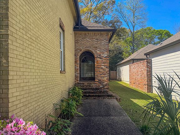 4th image of 13 Golf Club Rd