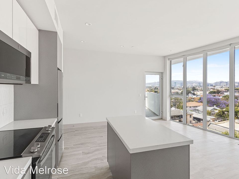 1st image of 4864 Melrose Ave #406