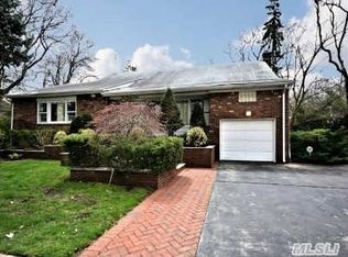 1097 Strathmore St, Valley Stream, NY 11581