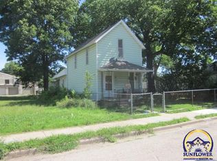 406 SE 18th St, Topeka, KS 66607