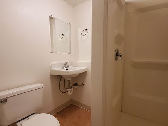 3rd image of 622 Snelling Ave S APT 1A