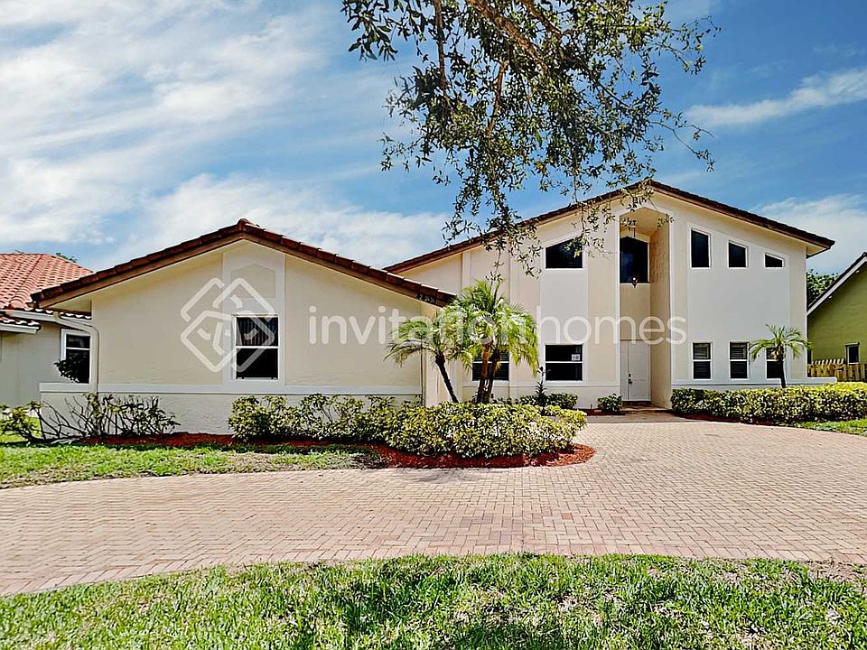 1st image of 4433 NW 67th Ave