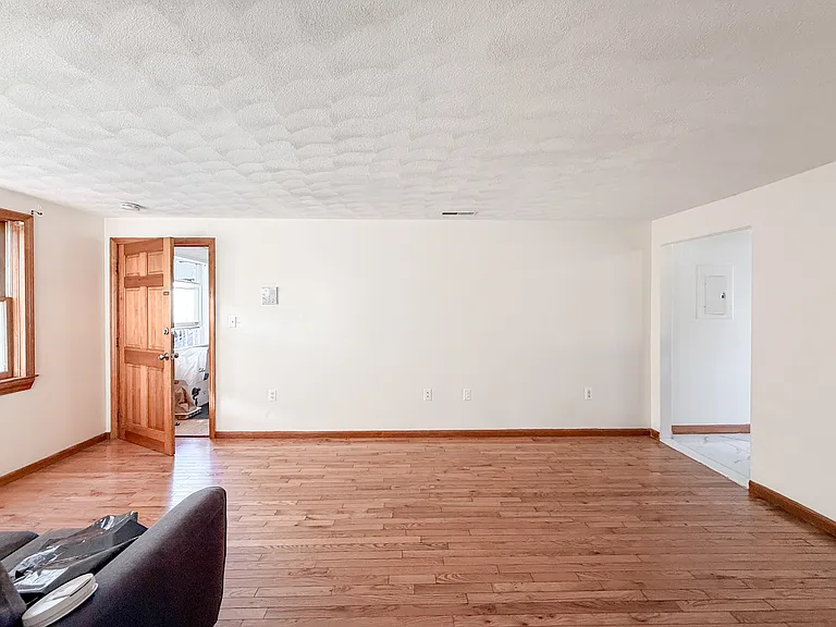 202 Bremen St #3 — Photo 14