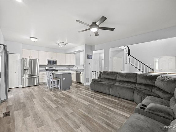 2nd image of 3052 Creekside Dr