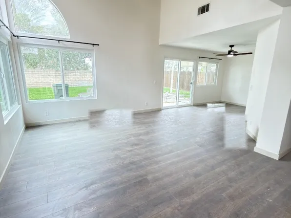 14941 Edelweiss Ln, Fontana, CA 92336
