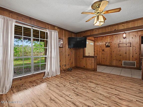 4th image of 10100 Echo Glen Dr