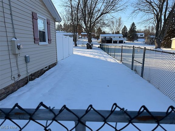 3rd image of 3586 Cain St NW